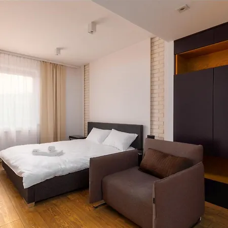 Rynek Deluxe By Bookinghost *