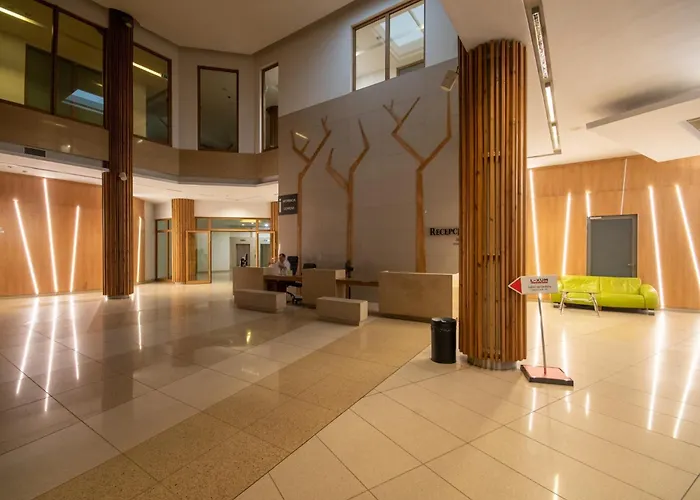 Rynek Deluxe By Bookinghost